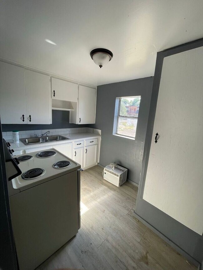 Photo - Comfortable 1 Bed 1 Bath Unit for Rent in ...