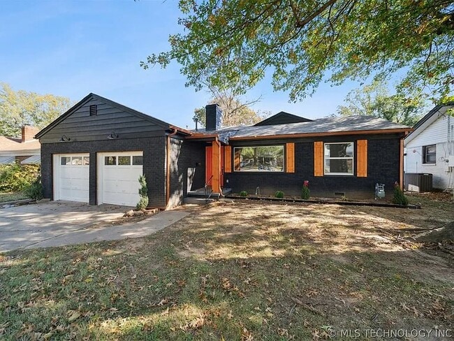 Building Photo - 559 S Sandusky Ave