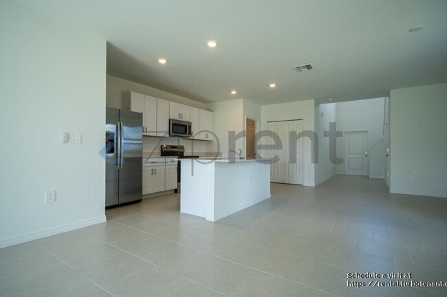 Photo - 19624 Fairhill Ct