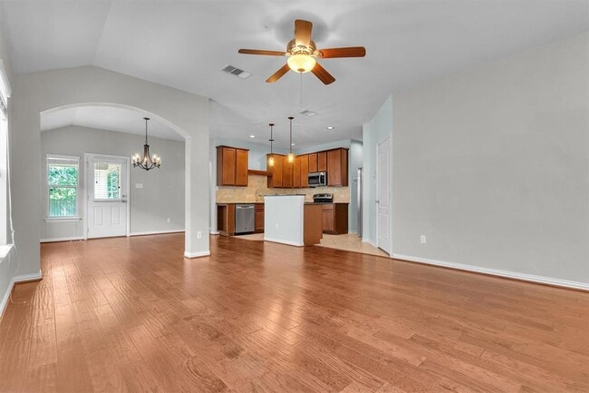 Photo - 204 Chickadee Ln