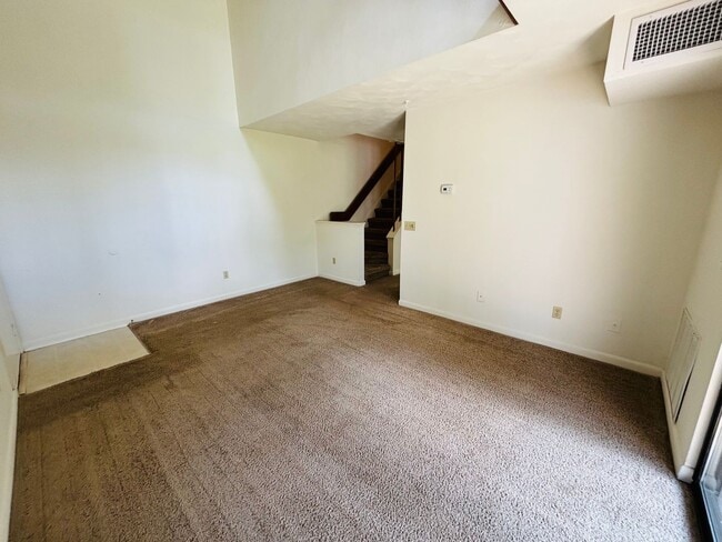 Photo - 507 Sunridge Dr