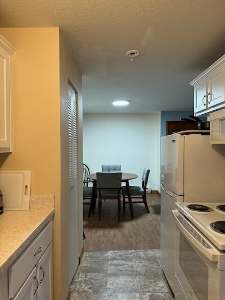 Building Photo - 297 Ashland Ave Unit 19