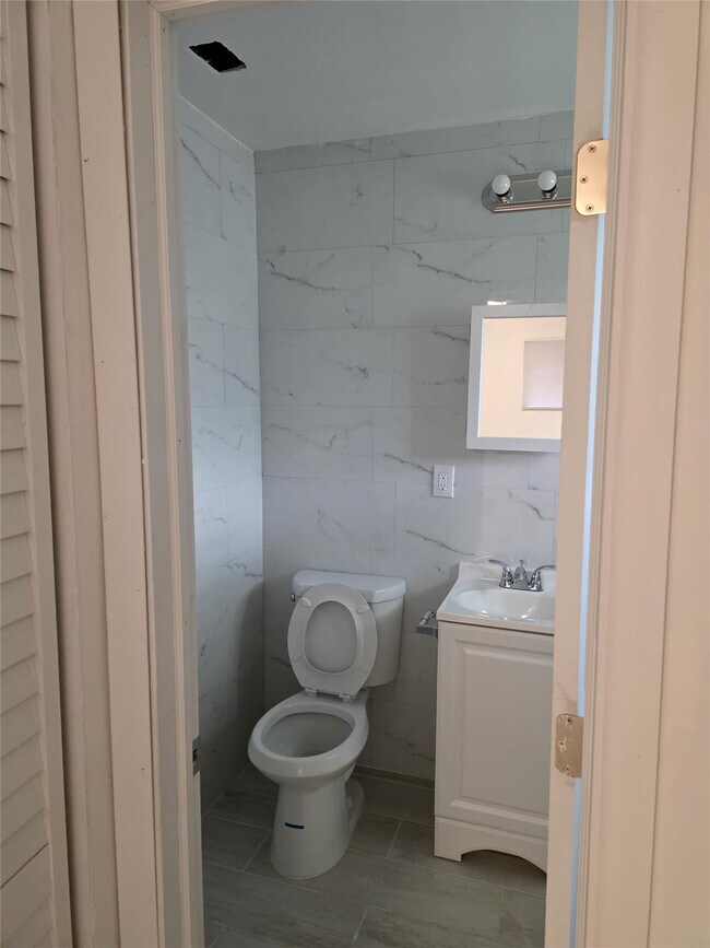 Photo - 301 Pennsylvania Ave