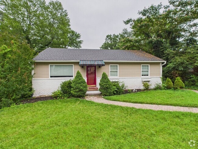 Building Photo - 1109 Dinwiddie Ave Rental