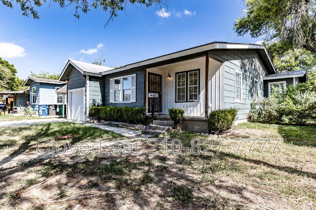 Photo - 731 Glamis Ave
