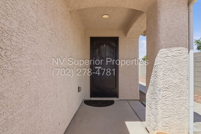 Photo - SE!! Corner Lot!! 3 Bed 2.5 Baths!! 2 story! Low Maintenance Desert Landscape front & Back!! Back...