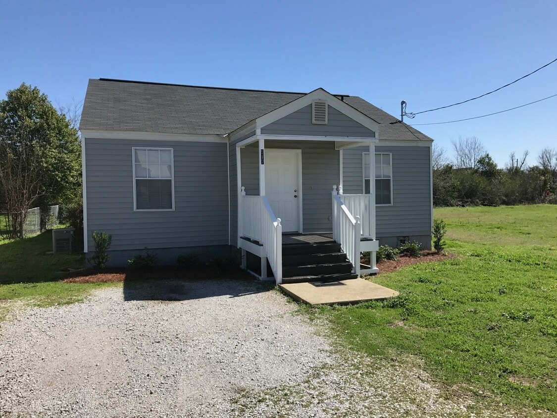 3 Bedroom 2 Bath in East Tuscaloosa - 3 Bedroom 2 Bath in East Tuscaloosa