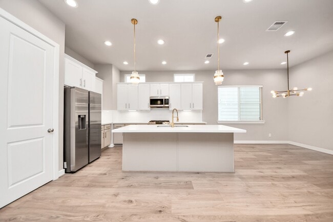 Photo - 2114 Stuart St