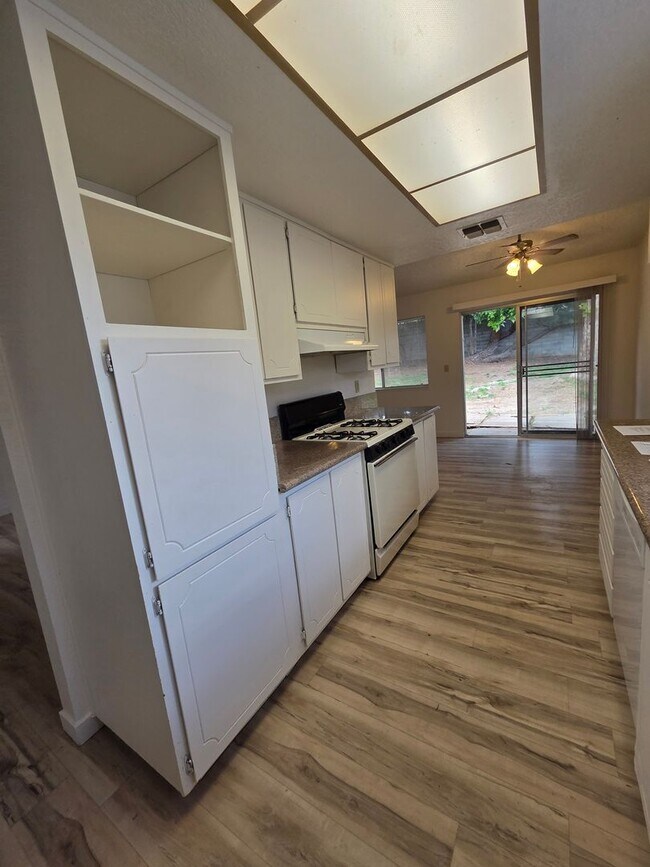 Photo - House: 3 Bedroom / 2 Bathroom - Loomis