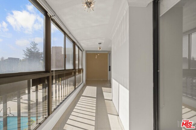 Photo - 4477 Wilshire Blvd Unit 206