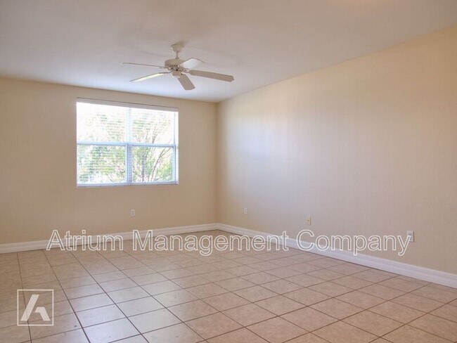 Photo - 2902 N Orange Ave Unit 211