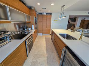 Photo - 5875 Collins Ave Unidad # 1704 Rental