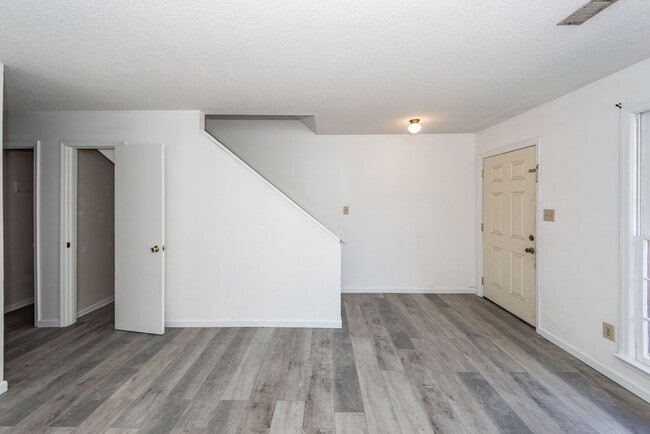 Photo - 2 Bedroom, 1.5 Bathroom Townhome - Summerville