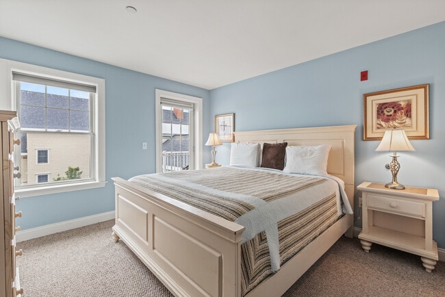 Photo - 1 E Grand Ave Unit 512