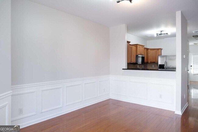 Photo - 3090 Branham Dr