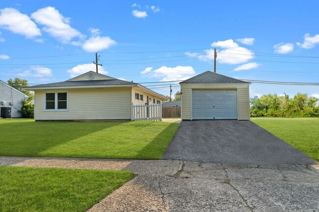 Photo - 38 Indian Creek Dr