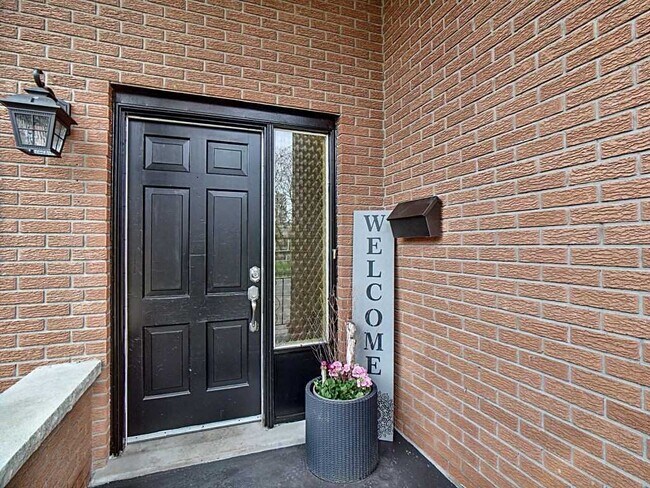 Photo - 365 Roselawn Pl Unité 365 Roselawn Pl Upper