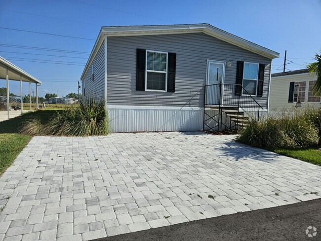 Building Photo - 6591 Hidden Oaks Dr Rental