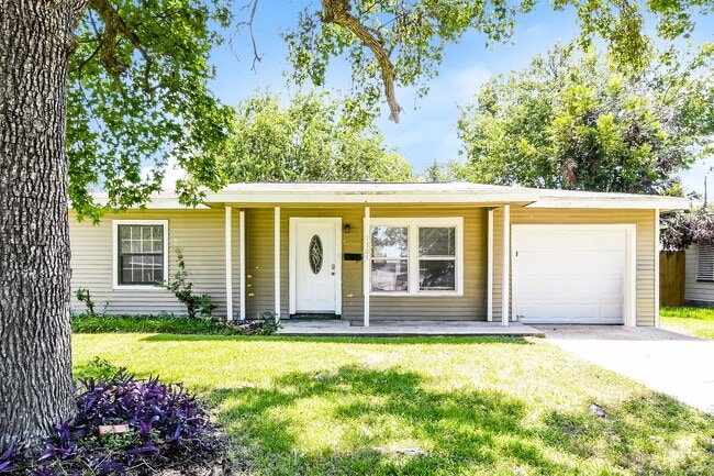 Photo - 1505 4th Ave N