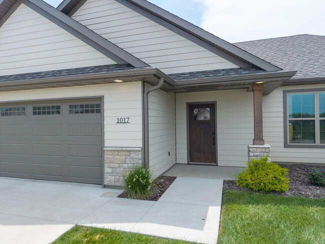1017 Spyglass Ct
