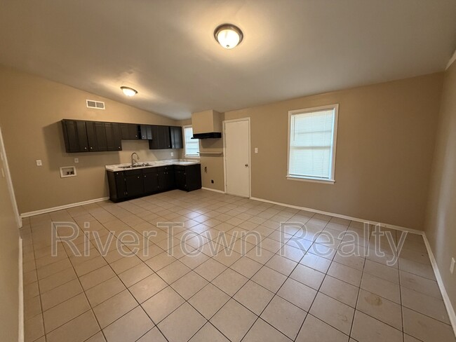 Photo - 4825 Bridgedale Ave