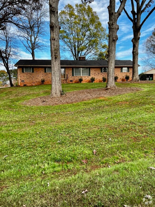 Building Photo - 1600 Plumcrest Dr Rental