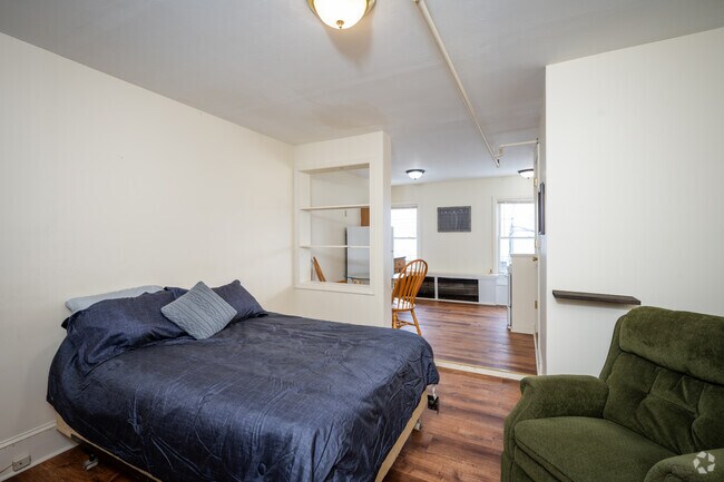 Studio - 300SF- Bedroom/Dining Room