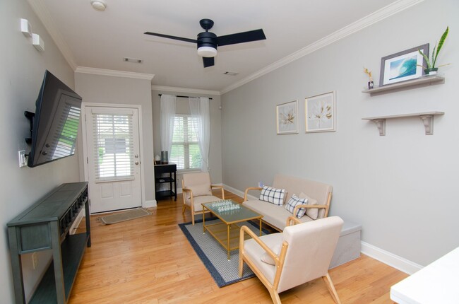 1124 Woodbury Falls Ct