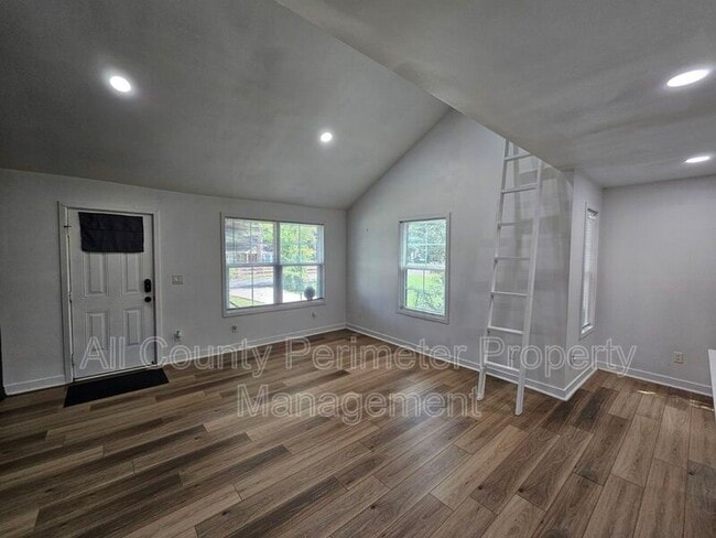 Photo - 2107 Pinehurst Dr