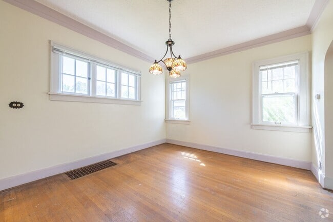 Building Photo - 3426 NE US Grant Pl Rental