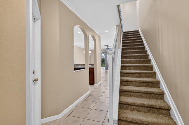 8103 Bellagio Ln