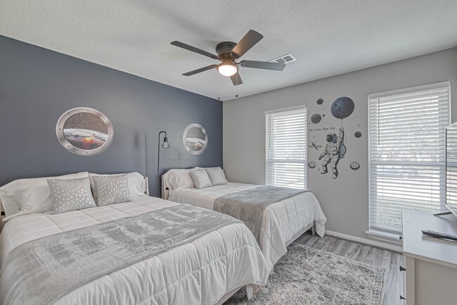 Photo - 1310 Antigua Ln