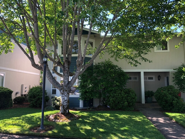 3 Bedroom 2.5 Bath Condo-Gas Fireplace - 3 Bedroom 2.5 Bath Condo-Gas Fireplace