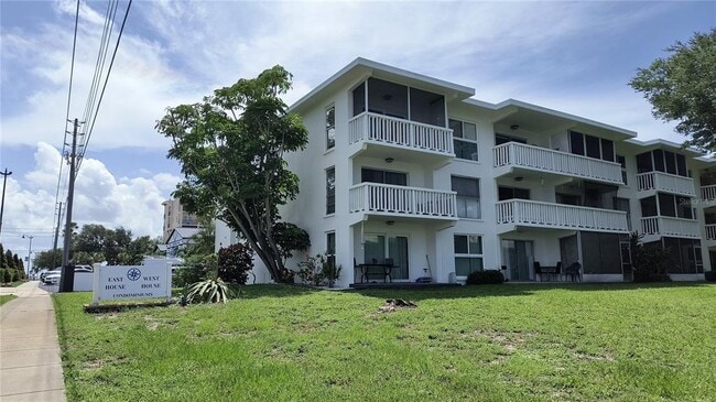Building Photo - 2944 W Bay Dr Unit 201