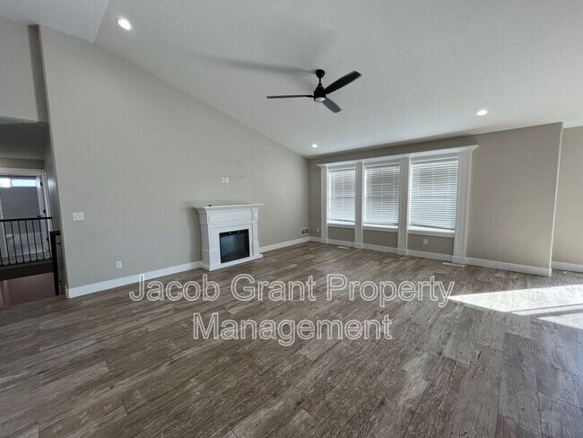 Photo - 5694 Eaglewood Dr