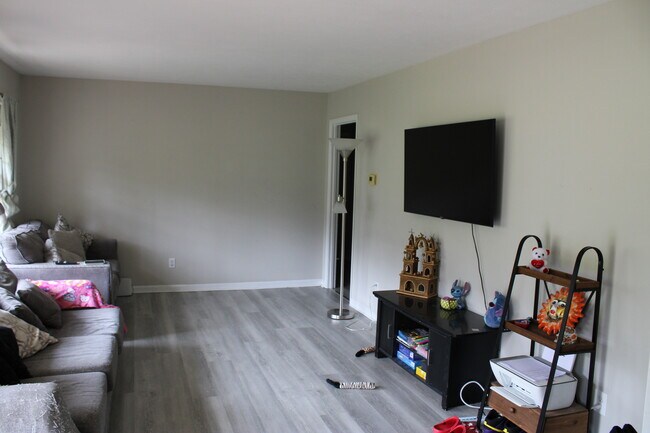 Living Room - 2354 Hollyridge Dr SW