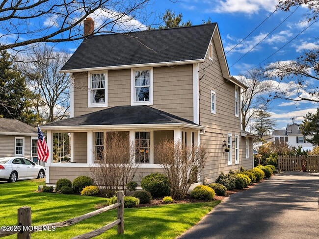 Building Photo - 214 Howe St