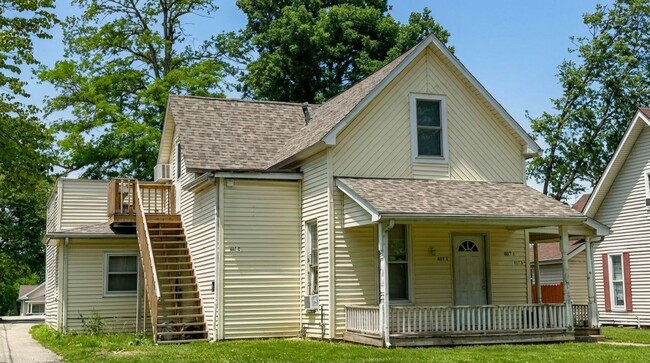 Building Photo - 607 S Green St Unit Apt A