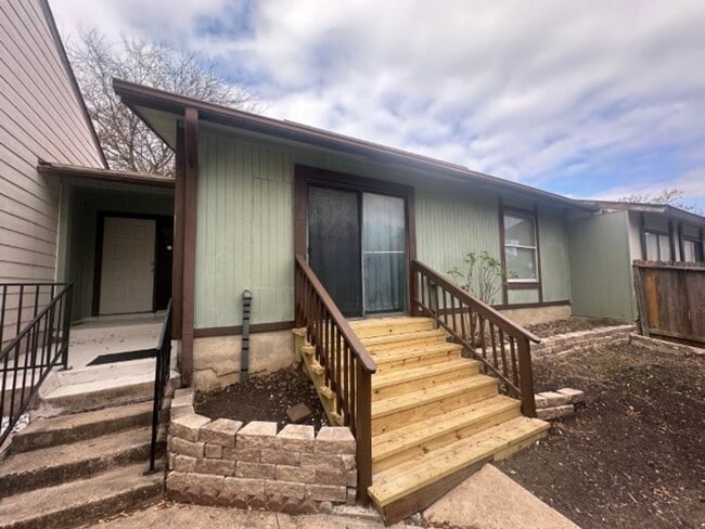 Building Photo - HERITAGE TOWNHOME