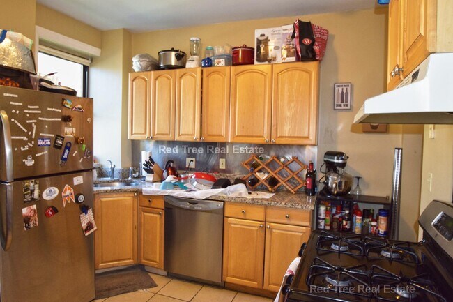 Photo - 18 Highgate St Unit 3
