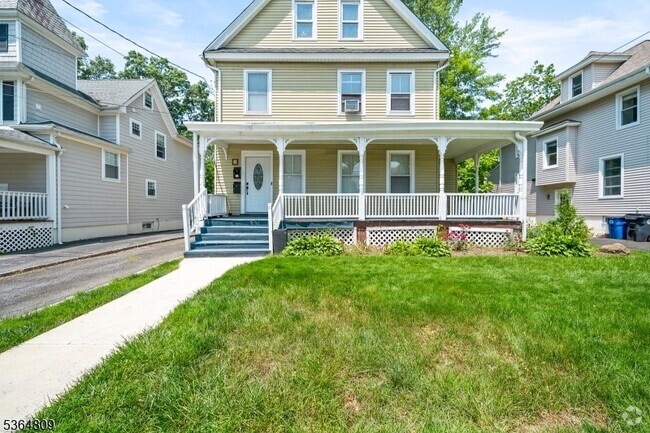 Building Photo - 26 Hillside Ave Rental