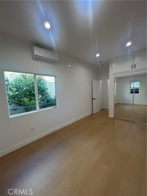 Photo - 11052 Emelita St