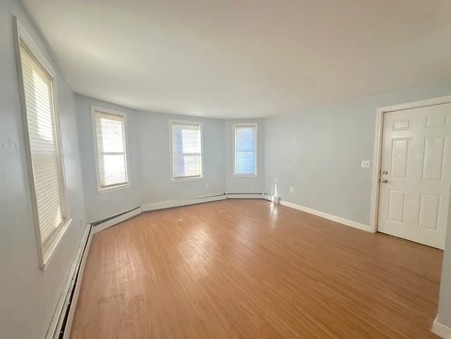 Photo - 46 Cork St Unit 1