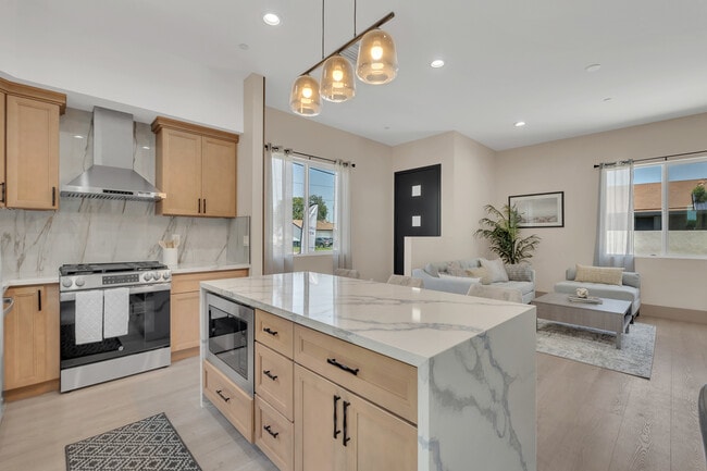 Photo - 8224 Starr St