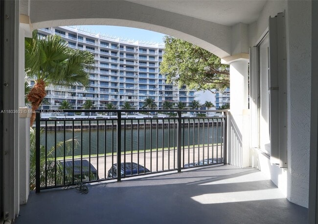 Photo - 3245 NE 184th St Unidad 13203