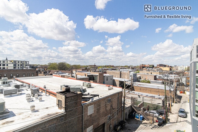 Photo - 2340 N California Ave Unidad FL5-ID372