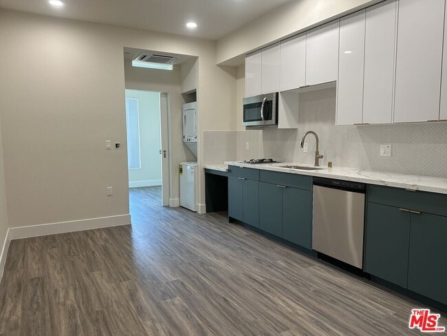 Photo - 1037 Dewey Ave Unit 505