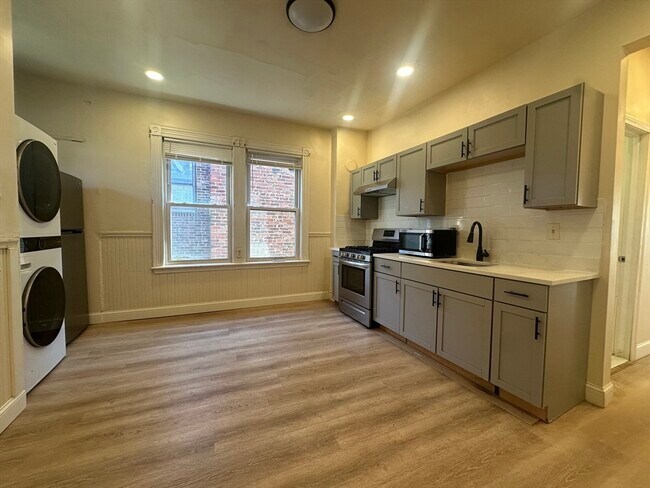 Photo - 127 Harrishof St Unit 3
