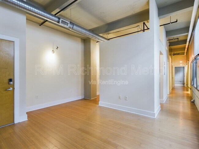 Building Photo - 815 Perry St Unit 119 Rental
