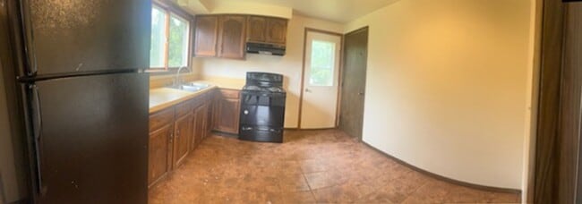 Building Photo - 2014 Sherri Ct Unit 101